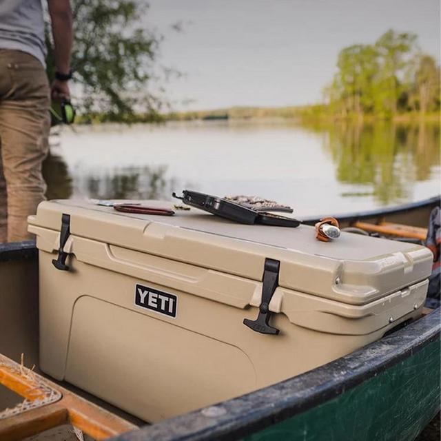 Yeti 65 Hard Cooler - Tan