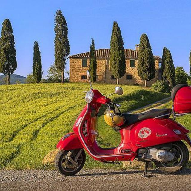 Vespa Tour of Tuscany