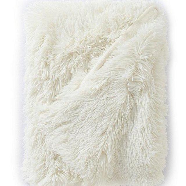 Marshmellow - Studio D Shagalicious Lightweight Reversible Throw