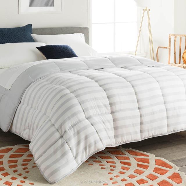 Linenspa All-Season Reversible Down Alternative Quilted Comforter - Hypoallergenic - Plush Microfiber Fill - Machine Washable - Duvet Insert or Stand-Alone Comforter - Grey/White Stripe - Full