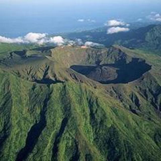 Honeymoon Experience - Volcano, Waterfall and snorkeling Day Trip