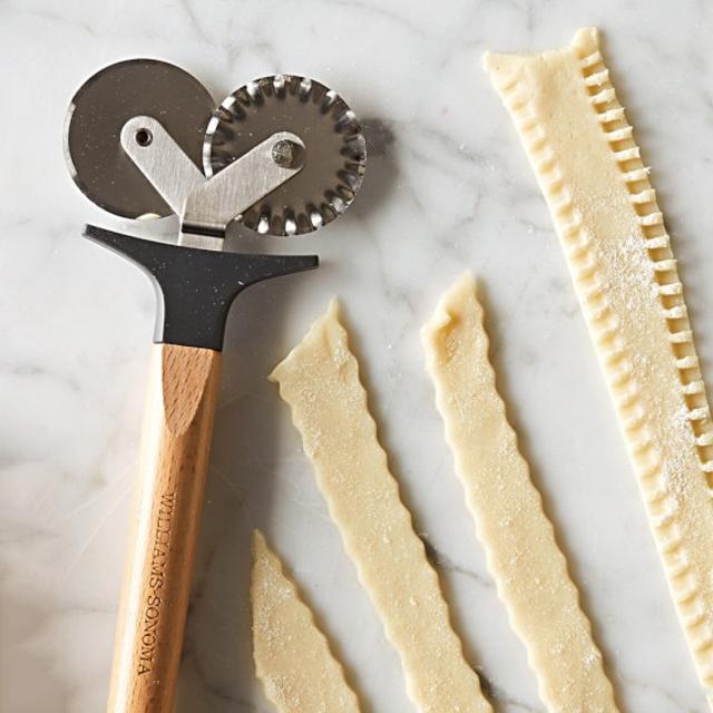 Williams-Sonoma Straight & Fluted Pastry Cutter