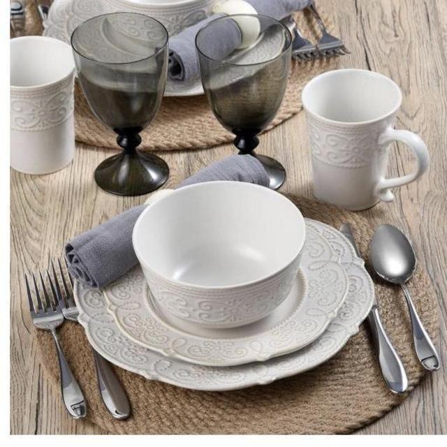 Pfaltzgraff abby white 16 pc dinnerware set, service for 4