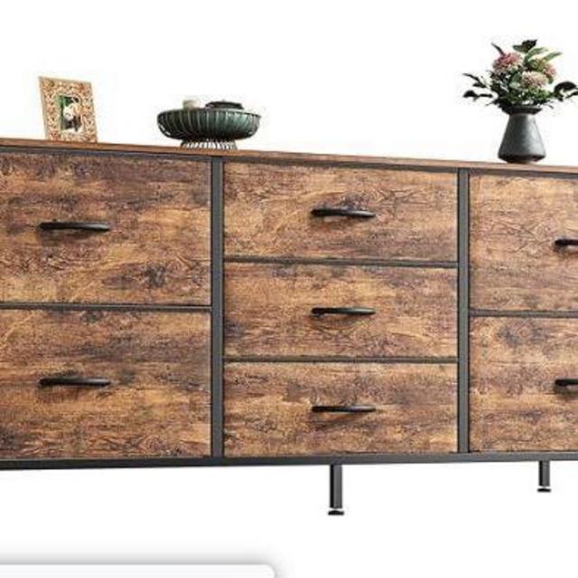 Huuger Dresser with 7 Drawers
