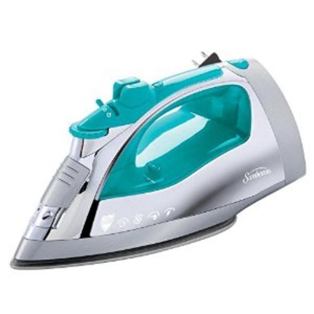 Sunbeam Steam Master 1400 Watt Large-size Anti-Drip Non-Stick Stainless Steel Soleplate Iron with Variable Steam control and 8' Retractable Cord, Chrome/Teal, GCSBSP-201-000
