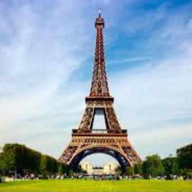 Eiffel Tower Tour & Lunch