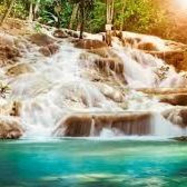 Hiking Dunns Falls in Jamaica