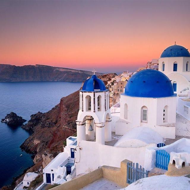 Stay at Anemoessa Villa