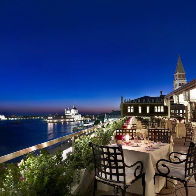 Romantic Dinner in Venice