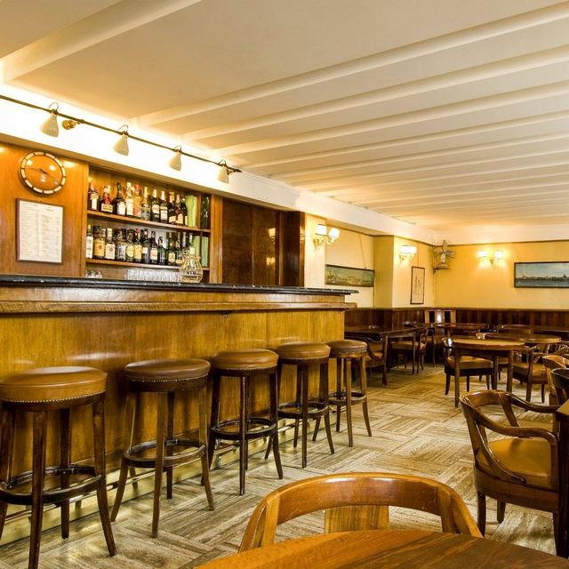 Drinks at the Historic Harry's Bar