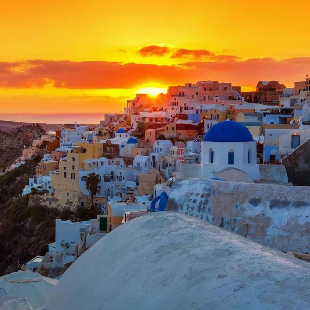 Flight from Athens to Santorini