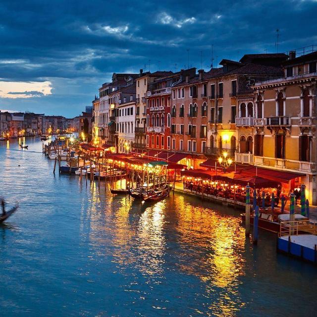 Flight from Santorini to Venice