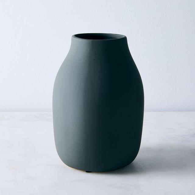 Matte Porcelain Vase(Pine)